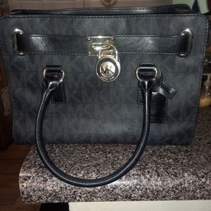 Micheal kors purse
